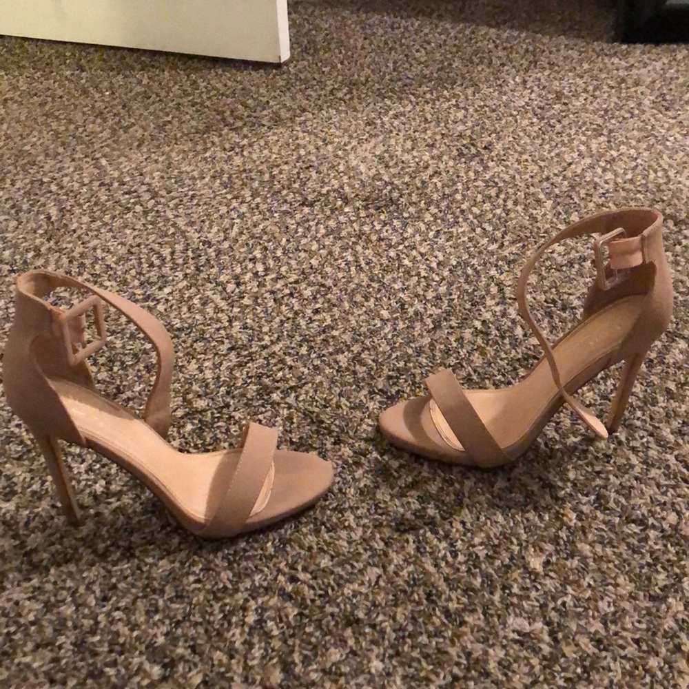 Nude heels - Picture 2 of 4